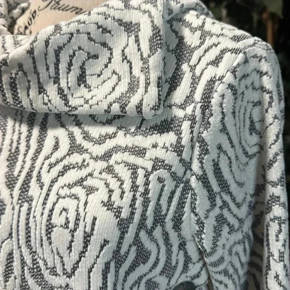 Ruby Road jacquard asymmetrical top - Picture 4 of 5